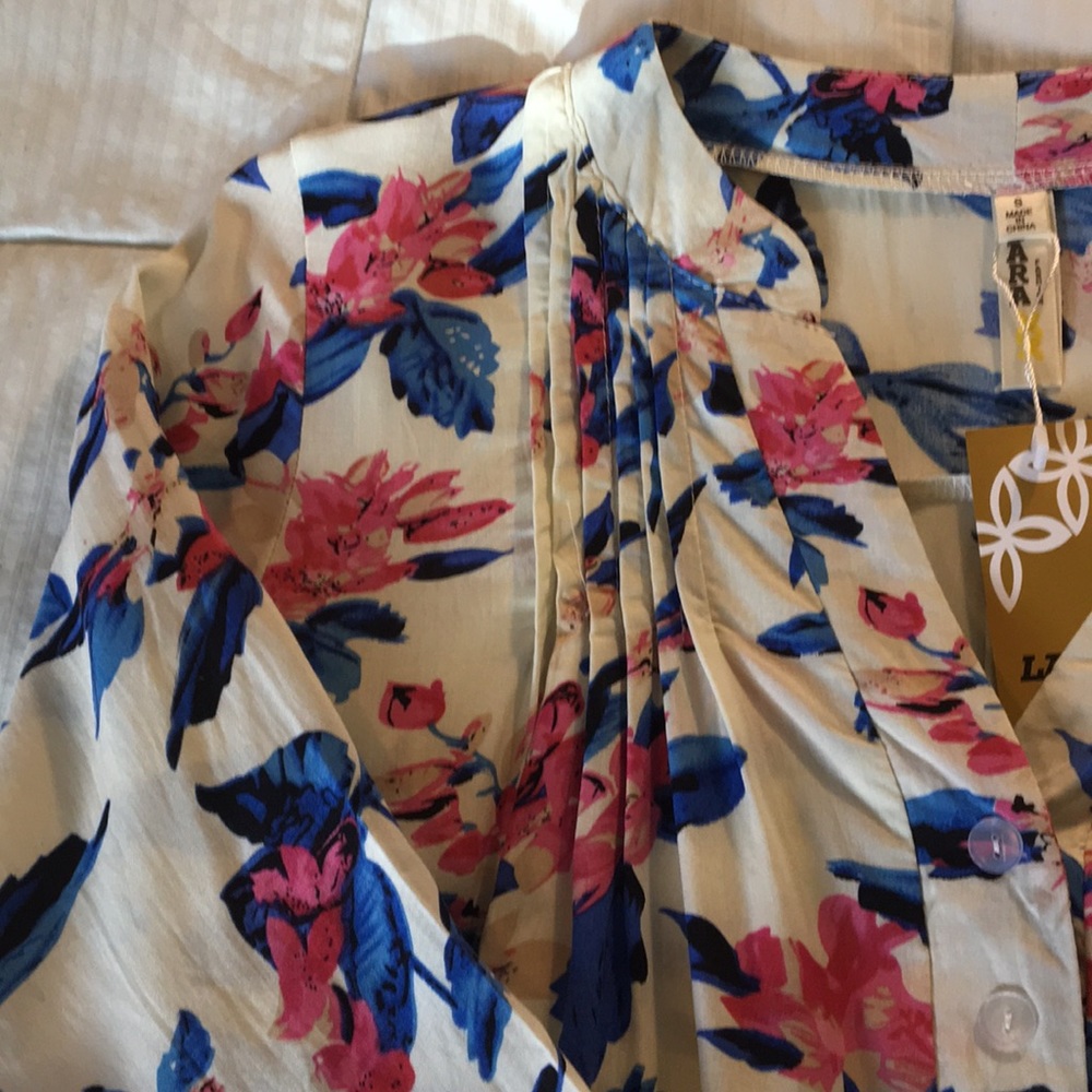 LAST ONE $5 SALE Perfectly Pink Floral SIZE S - Picture 3 of 5